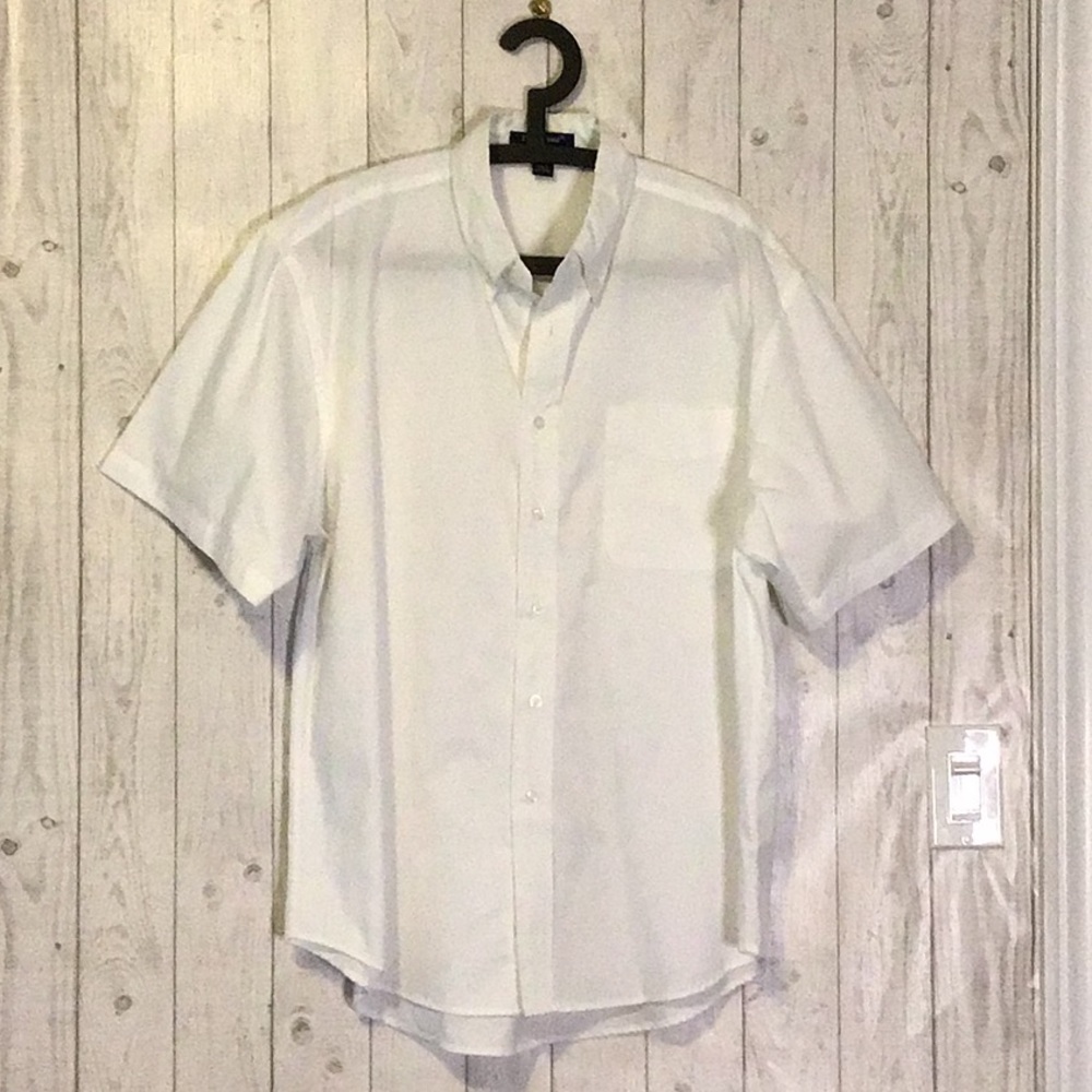 BNWOT Men’s L (fits more like XL) Coal Harbour Cotton/Poly White Dress Shirt